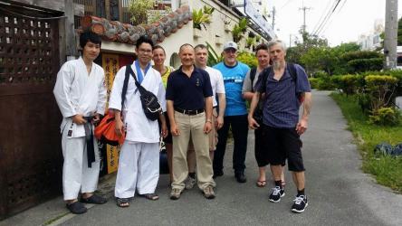 Groupe amical a la sortie du Dojo