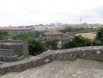 Shuri - la ville vue des murailles